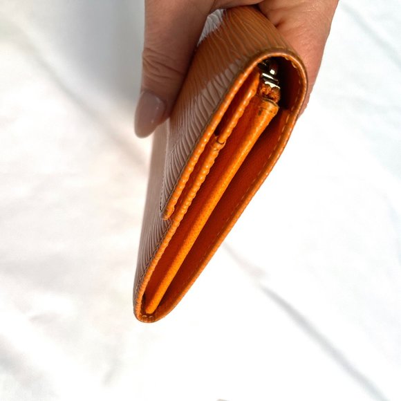 Auc Louis Vuitton Tangerine/Orange Epi Long wallet - Picture 12 of 15